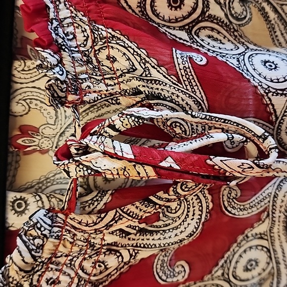 Chico’s Red Shear Tunic Blouse cinched @Waist sz 1 - Picture 4 of 10